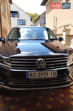 Позашляховик / Кросовер Volkswagen Touareg 2015 в Виноградові