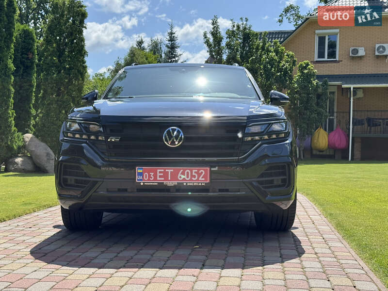 Позашляховик / Кросовер Volkswagen Touareg 2020 в Києві
