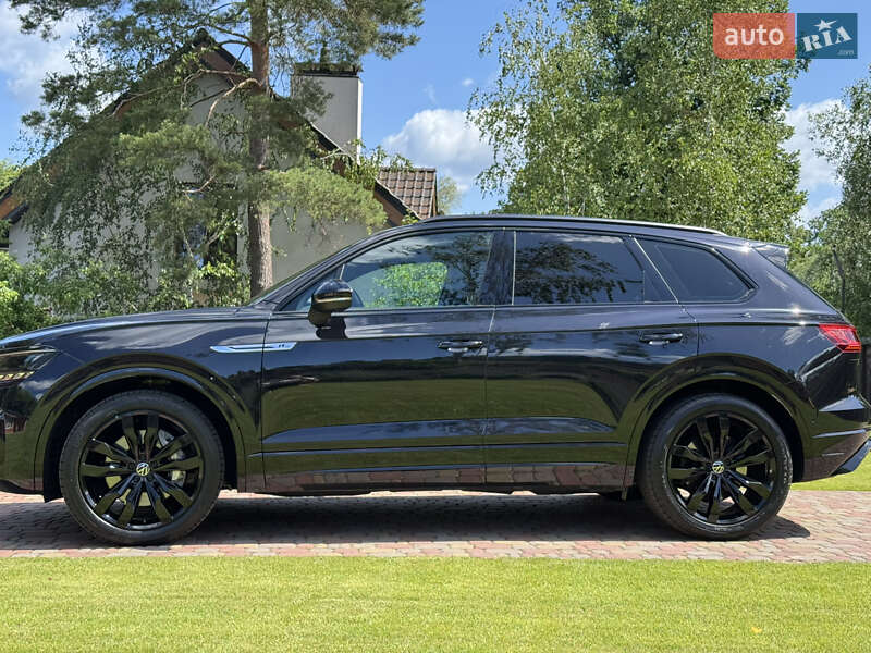 Позашляховик / Кросовер Volkswagen Touareg 2020 в Києві