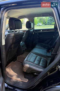 Внедорожник / Кроссовер Volkswagen Touareg 2010 в 