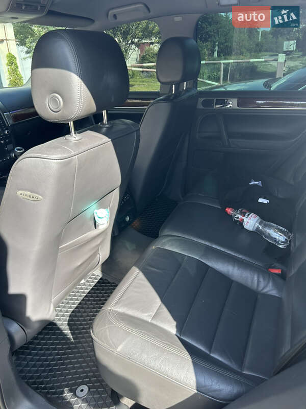 Позашляховик / Кросовер Volkswagen Touareg 2005 в Харкові