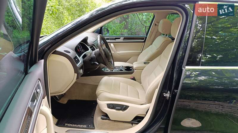 Внедорожник / Кроссовер Volkswagen Touareg 2014 в Киеве фото 12 Внедорожник / Кроссовер Volkswagen Touareg 2014 в Киеве