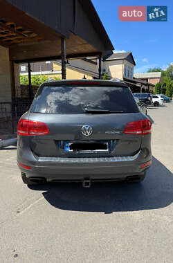 Внедорожник / Кроссовер Volkswagen Touareg 2012 в Смеле