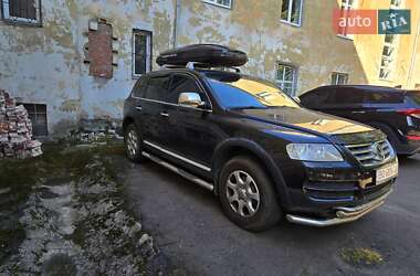 Позашляховик / Кросовер Volkswagen Touareg 2003 в 
