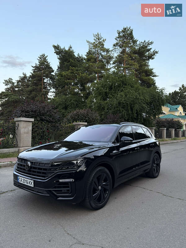 Позашляховик / Кросовер Volkswagen Touareg 2019 в Умані