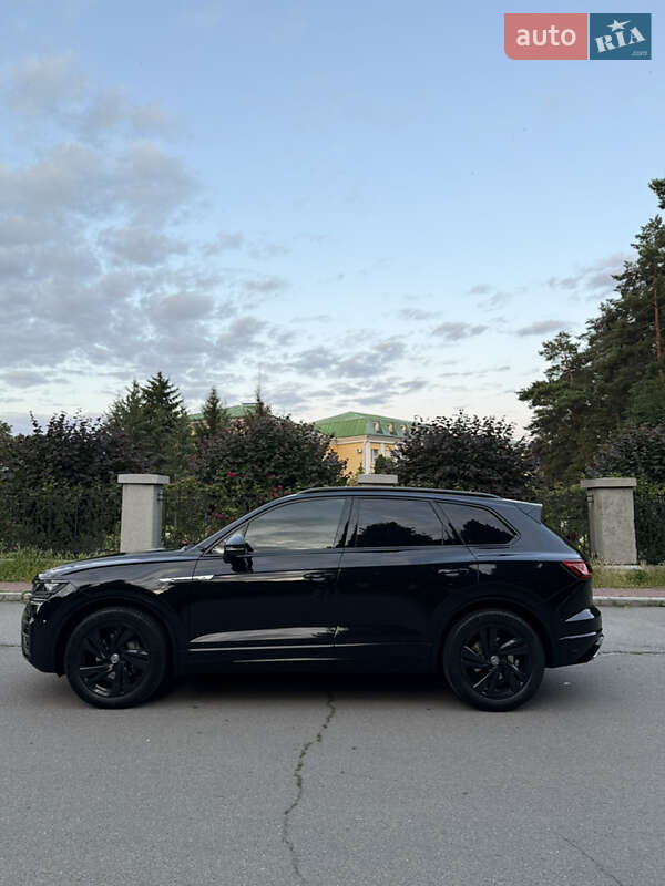 Позашляховик / Кросовер Volkswagen Touareg 2019 в Умані