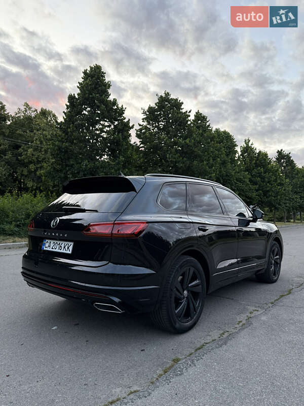 Позашляховик / Кросовер Volkswagen Touareg 2019 в Умані