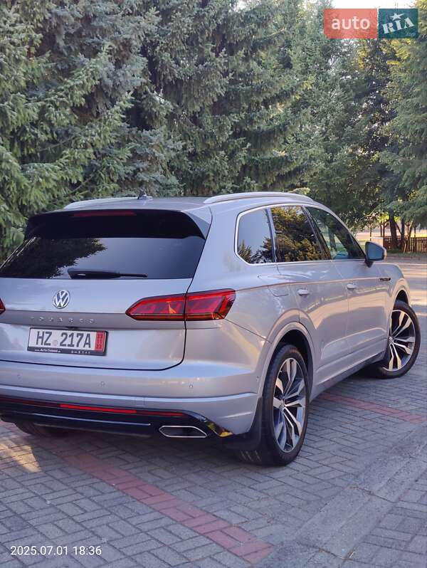 Внедорожник / Кроссовер Volkswagen Touareg 2018 в Мостиске