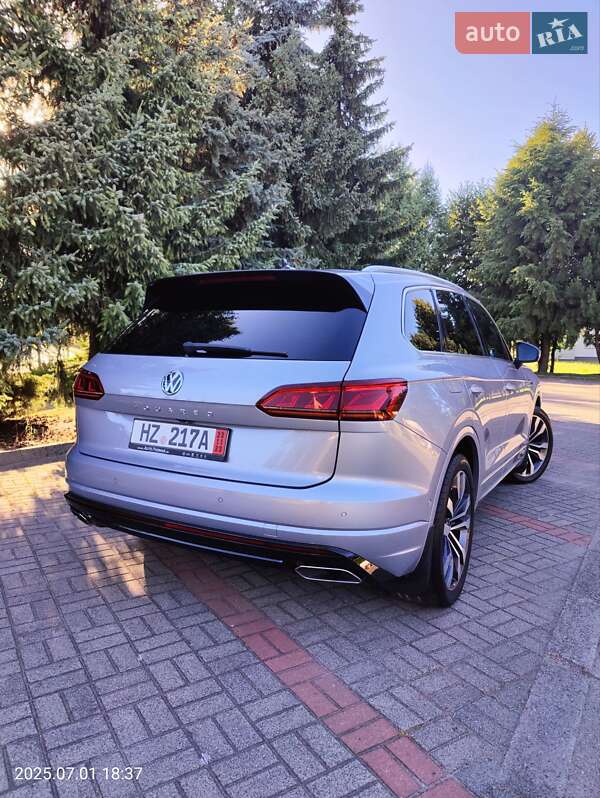 Внедорожник / Кроссовер Volkswagen Touareg 2018 в Мостиске