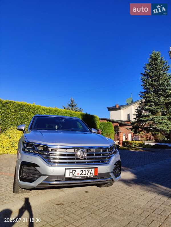Внедорожник / Кроссовер Volkswagen Touareg 2018 в Мостиске