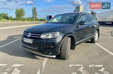 Позашляховик / Кросовер Volkswagen Touareg 2011 в Києві