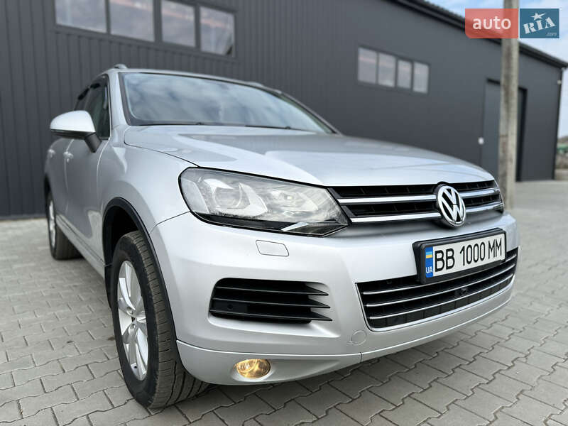 Внедорожник / Кроссовер Volkswagen Touareg 2010 в Луцке