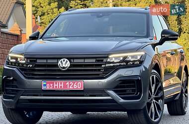 Позашляховик / Кросовер Volkswagen Touareg 2020 в Рівному