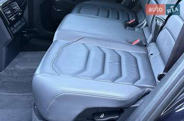 Позашляховик / Кросовер Volkswagen Touareg 2021 в 