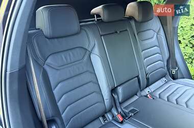 Позашляховик / Кросовер Volkswagen Touareg 2021 в 