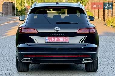 Позашляховик / Кросовер Volkswagen Touareg 2021 в 