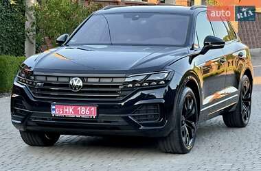 Позашляховик / Кросовер Volkswagen Touareg 2021 в 