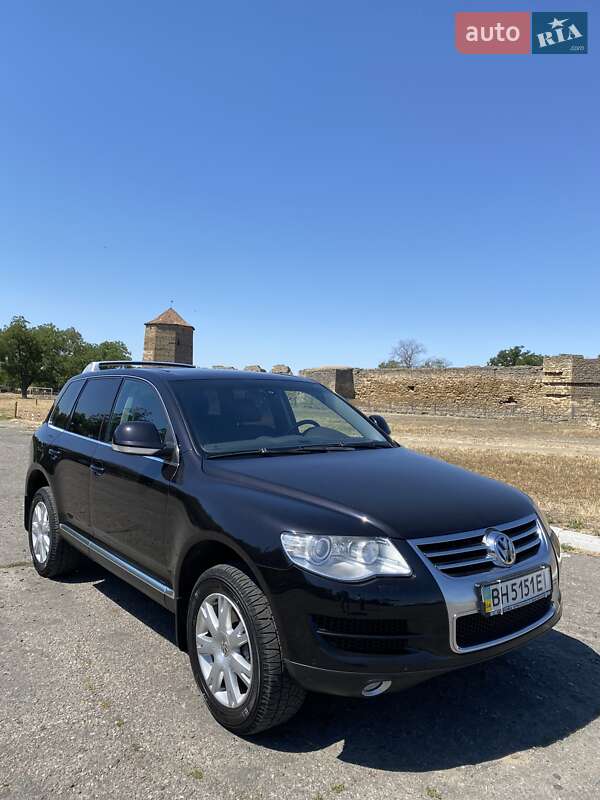Внедорожник / Кроссовер Volkswagen Touareg 2008 в Белгороде-Днестровском