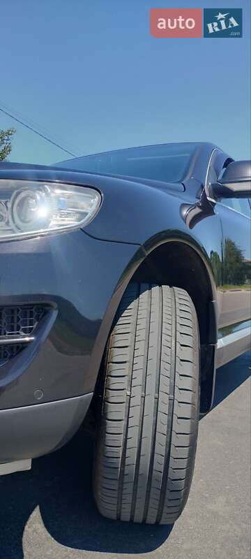 Внедорожник / Кроссовер Volkswagen Touareg 2008 в Львове