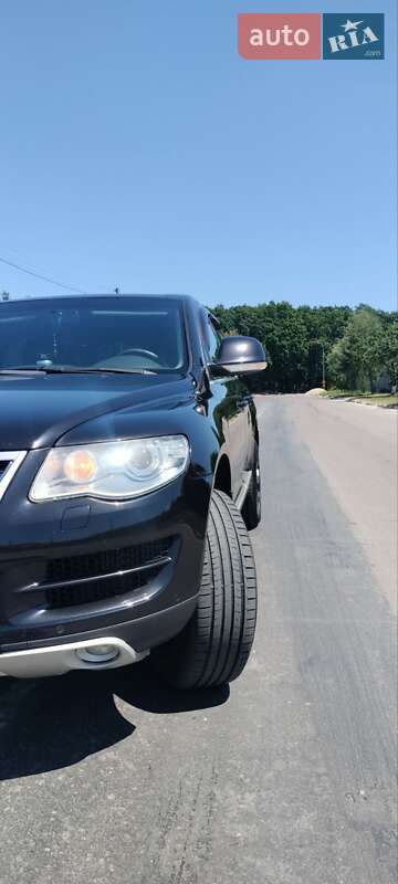 Внедорожник / Кроссовер Volkswagen Touareg 2008 в Львове