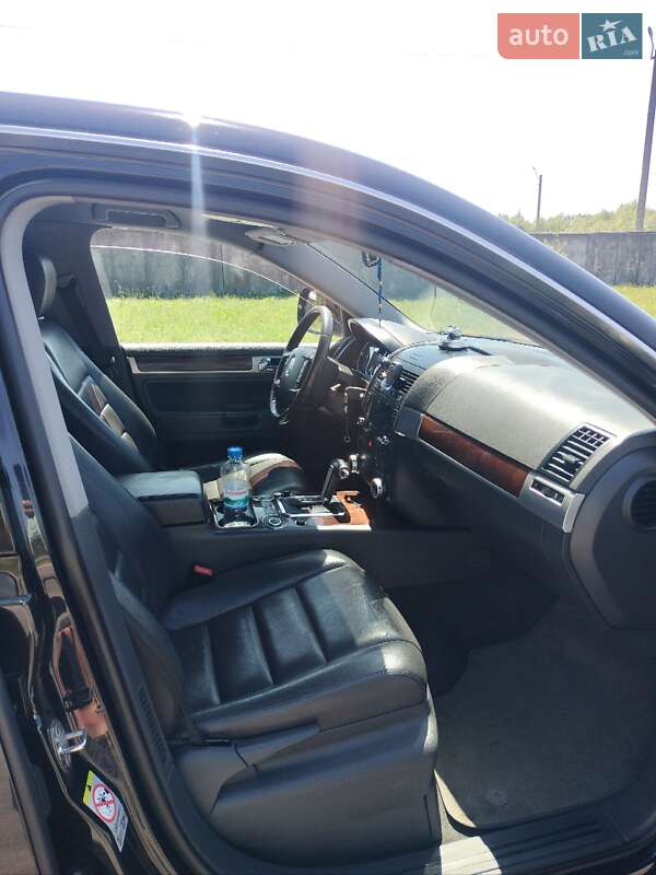 Внедорожник / Кроссовер Volkswagen Touareg 2008 в Львове