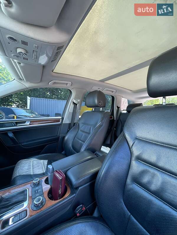 Позашляховик / Кросовер Volkswagen Touareg 2010 в Кропивницькому