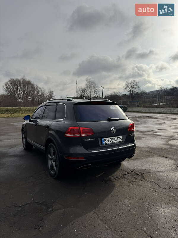 Позашляховик / Кросовер Volkswagen Touareg 2013 в Балті