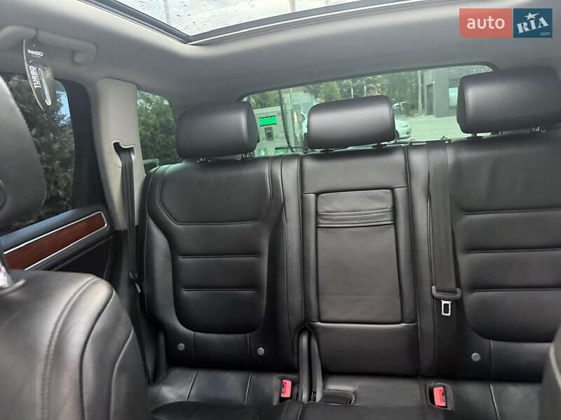 Позашляховик / Кросовер Volkswagen Touareg 2011 в Івано-Франківську