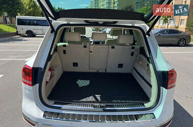 Внедорожник / Кроссовер Volkswagen Touareg 2015 в 