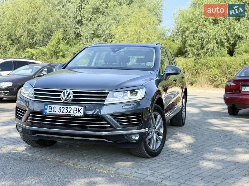 Внедорожник / Кроссовер Volkswagen Touareg 2015 в Львове