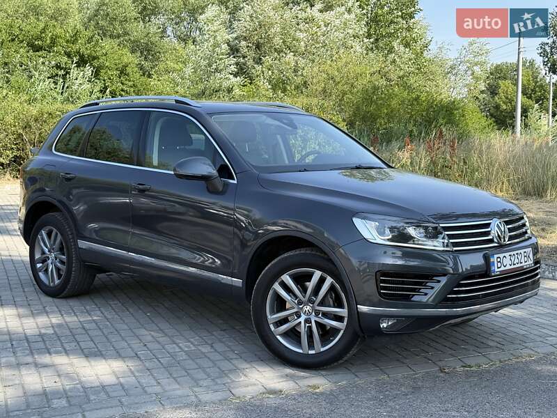 Внедорожник / Кроссовер Volkswagen Touareg 2015 в Львове
