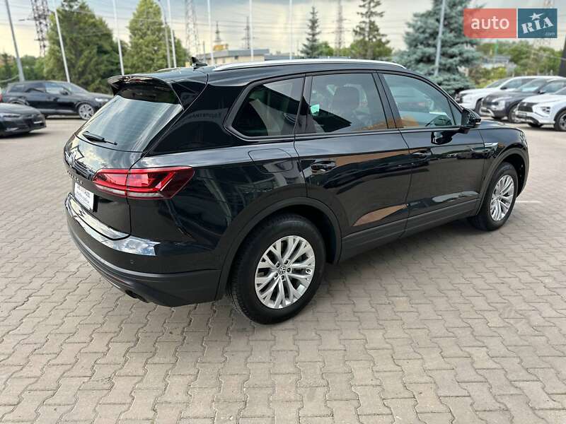 Позашляховик / Кросовер Volkswagen Touareg 2018 в Чернівцях фото 11 Позашляховик / Кросовер Volkswagen Touareg 2018 в Чернівцях