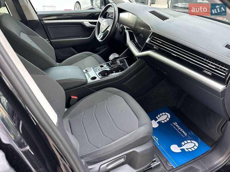Позашляховик / Кросовер Volkswagen Touareg 2018 в Чернівцях фото 22 Позашляховик / Кросовер Volkswagen Touareg 2018 в Чернівцях