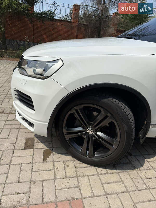Внедорожник / Кроссовер Volkswagen Touareg 2013 в Запорожье