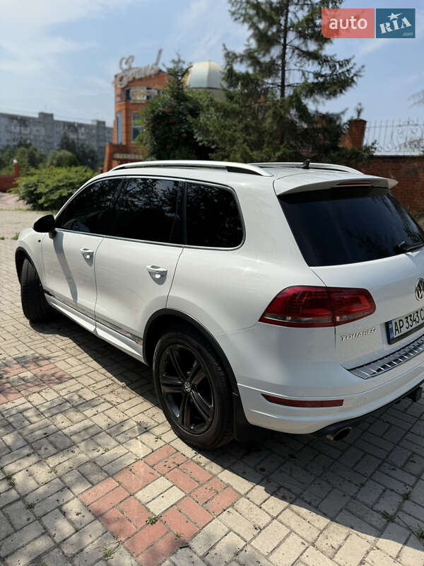 Внедорожник / Кроссовер Volkswagen Touareg 2013 в Запорожье