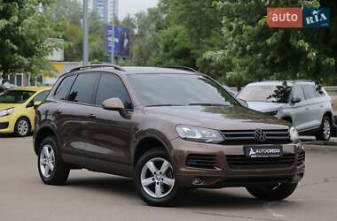 Позашляховик / Кросовер Volkswagen Touareg 2010 в Києві