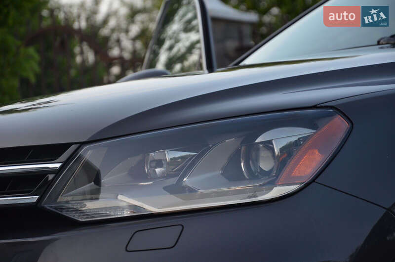 Позашляховик / Кросовер Volkswagen Touareg 2012 в Богородчанах