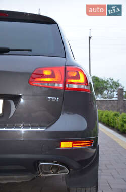 Внедорожник / Кроссовер Volkswagen Touareg 2012 в 