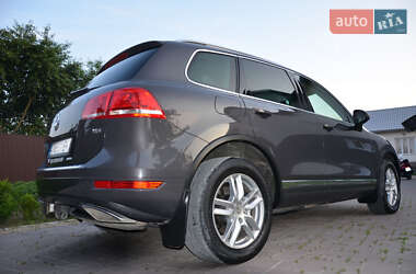 Внедорожник / Кроссовер Volkswagen Touareg 2012 в 