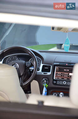 Внедорожник / Кроссовер Volkswagen Touareg 2012 в 