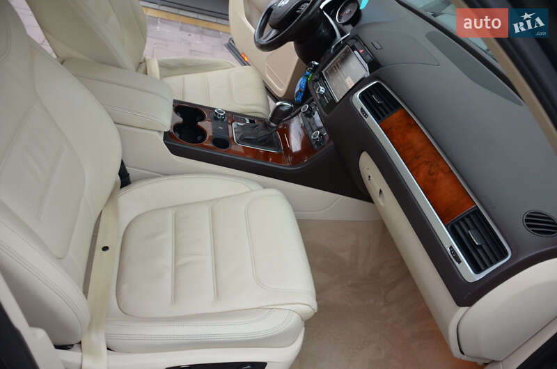 Позашляховик / Кросовер Volkswagen Touareg 2012 в Богородчанах