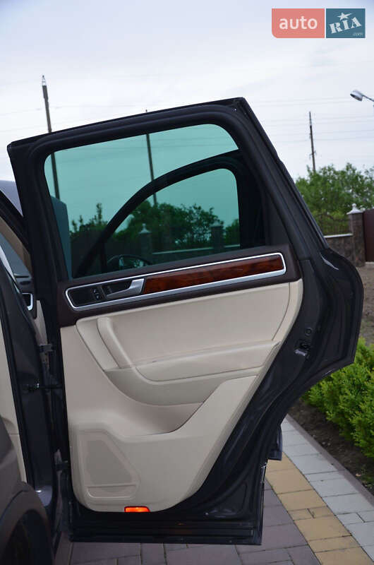 Позашляховик / Кросовер Volkswagen Touareg 2012 в Богородчанах