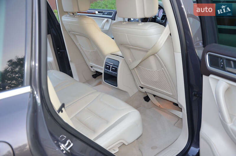 Позашляховик / Кросовер Volkswagen Touareg 2012 в Богородчанах