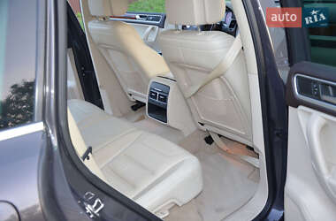 Внедорожник / Кроссовер Volkswagen Touareg 2012 в 