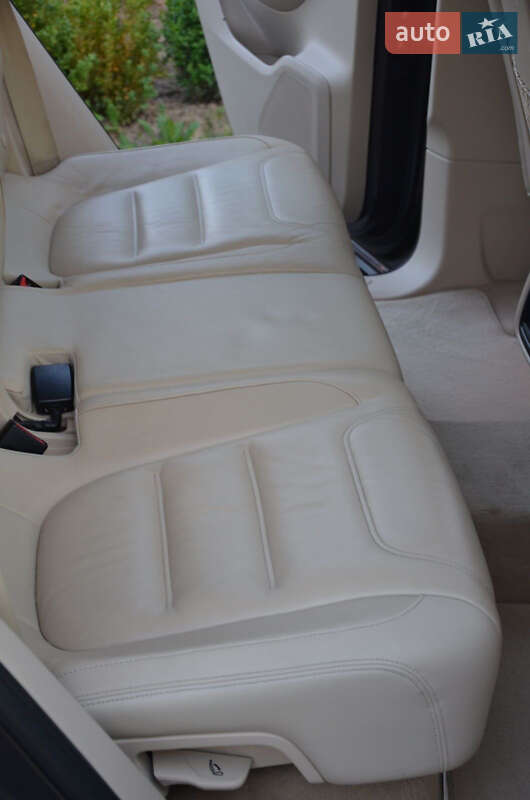 Позашляховик / Кросовер Volkswagen Touareg 2012 в Богородчанах