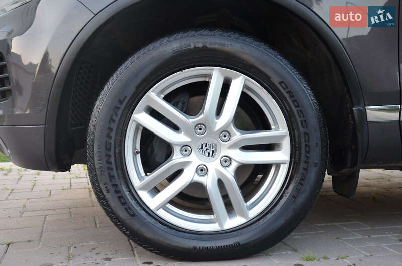 Позашляховик / Кросовер Volkswagen Touareg 2012 в Богородчанах