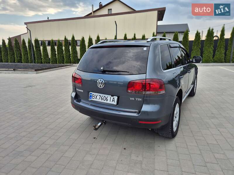 Внедорожник / Кроссовер Volkswagen Touareg 2005 в Каменец-Подольском