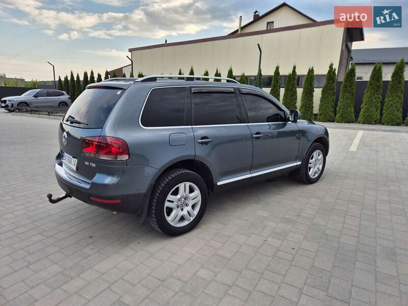 Внедорожник / Кроссовер Volkswagen Touareg 2005 в Каменец-Подольском