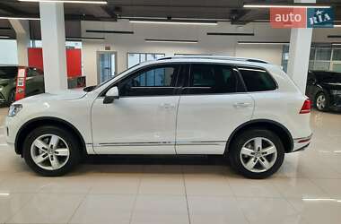 Внедорожник / Кроссовер Volkswagen Touareg 2014 в 