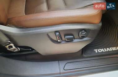 Внедорожник / Кроссовер Volkswagen Touareg 2014 в 